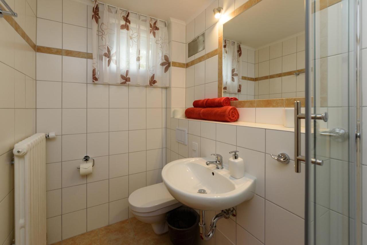 Hotel Deutsches Haus Aerzen Ngoại thất bức ảnh