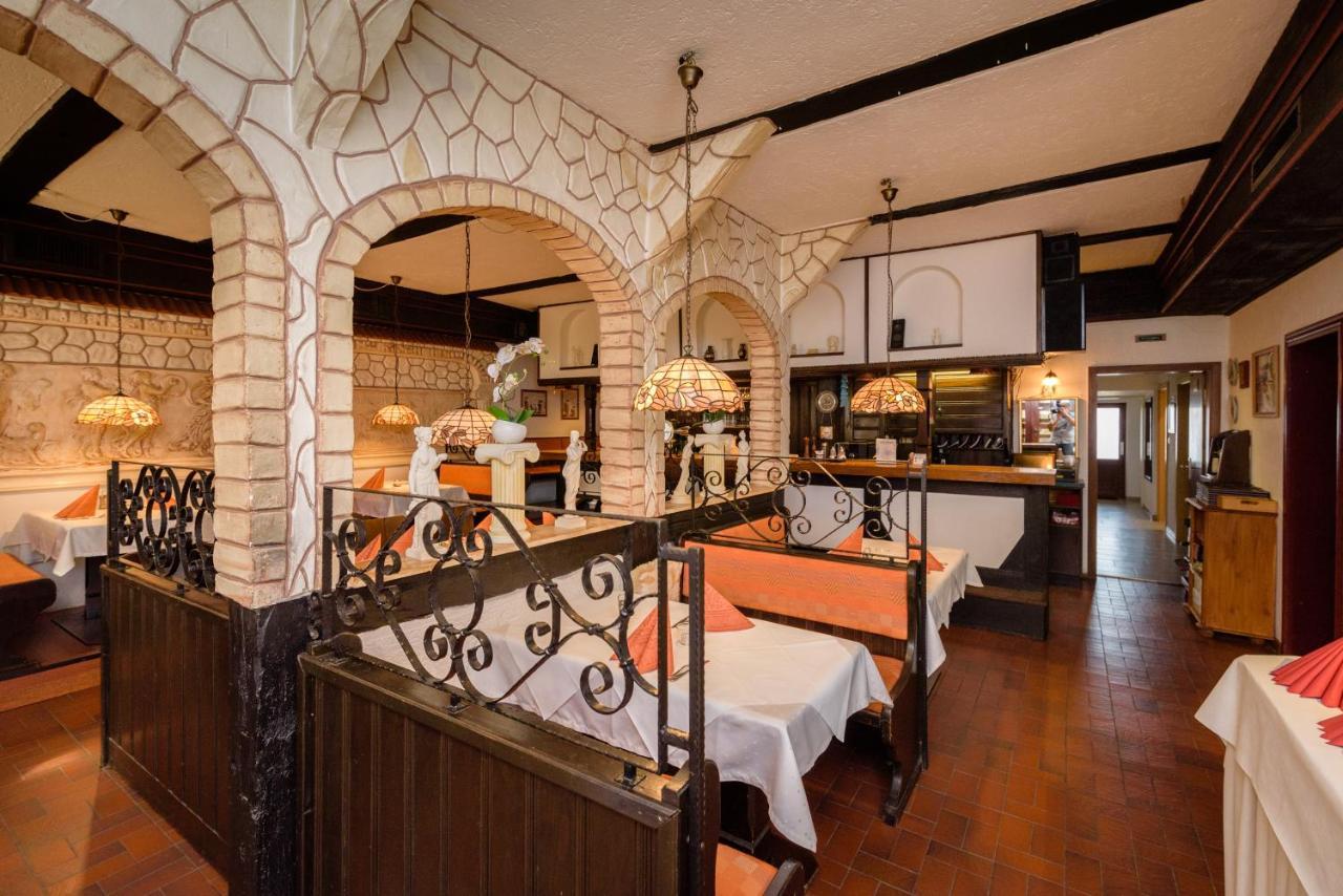 Hotel Deutsches Haus Aerzen Ngoại thất bức ảnh